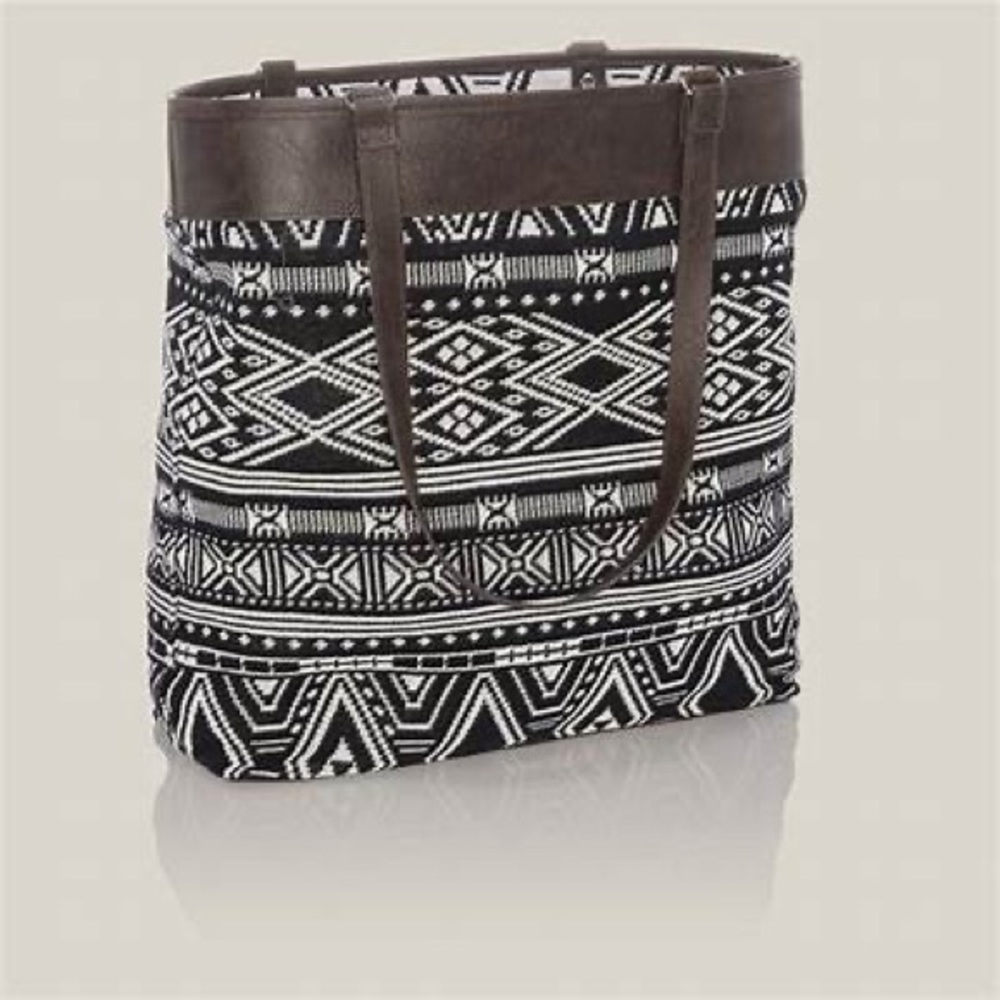 Thirty One - Reversible tote/ Call me crossbody in Rio Weave